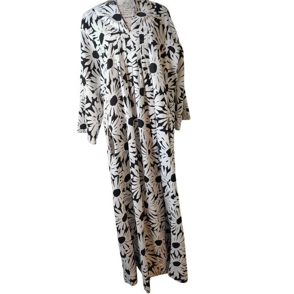 Vintage David Brown for Dillard's House Coat Mumu, Mod Retro, Black White Flower - Picture 1 of 4